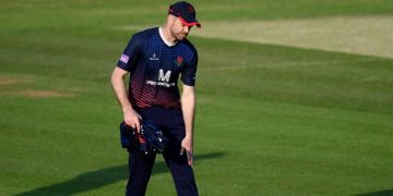 England bowler James Anderson facing tests on knee injury